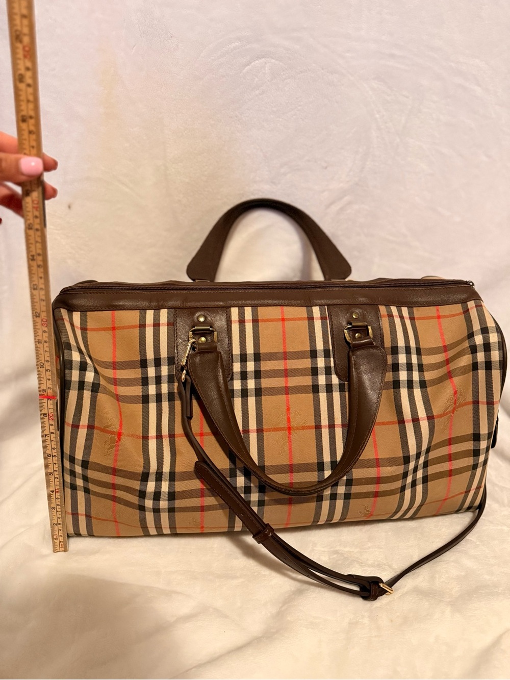 Burberry Boston Travel Bag With Removable Adjustable Strap And Lock And Key - Picture 5 of 16